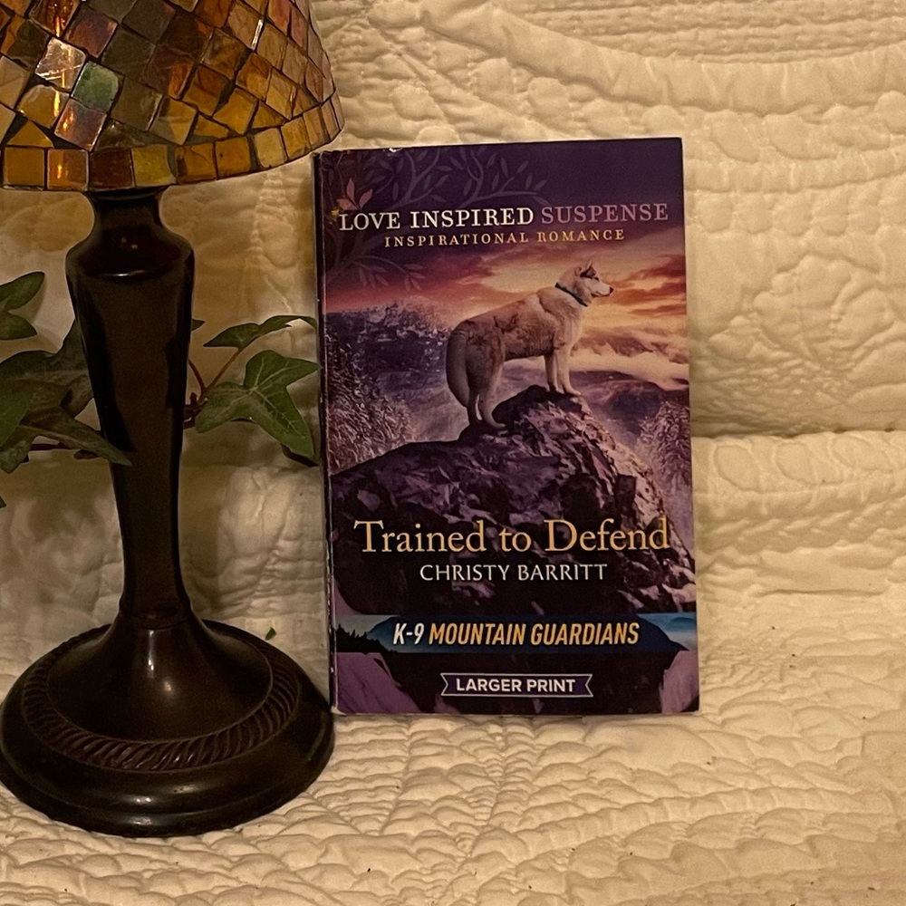 Trained to Defend by Christy Barritt
